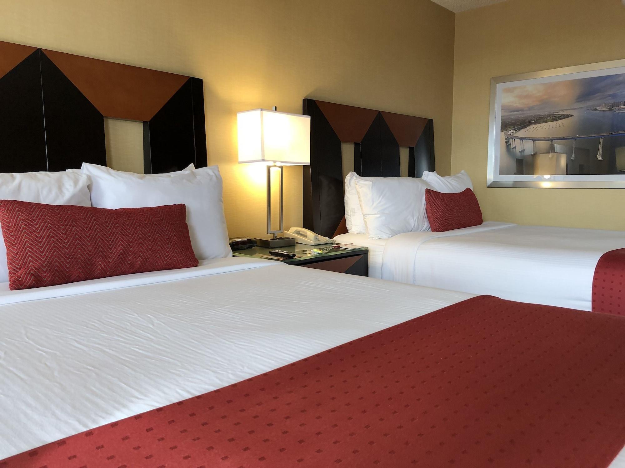 Ramada By Wyndham San Diego National City Extérieur photo