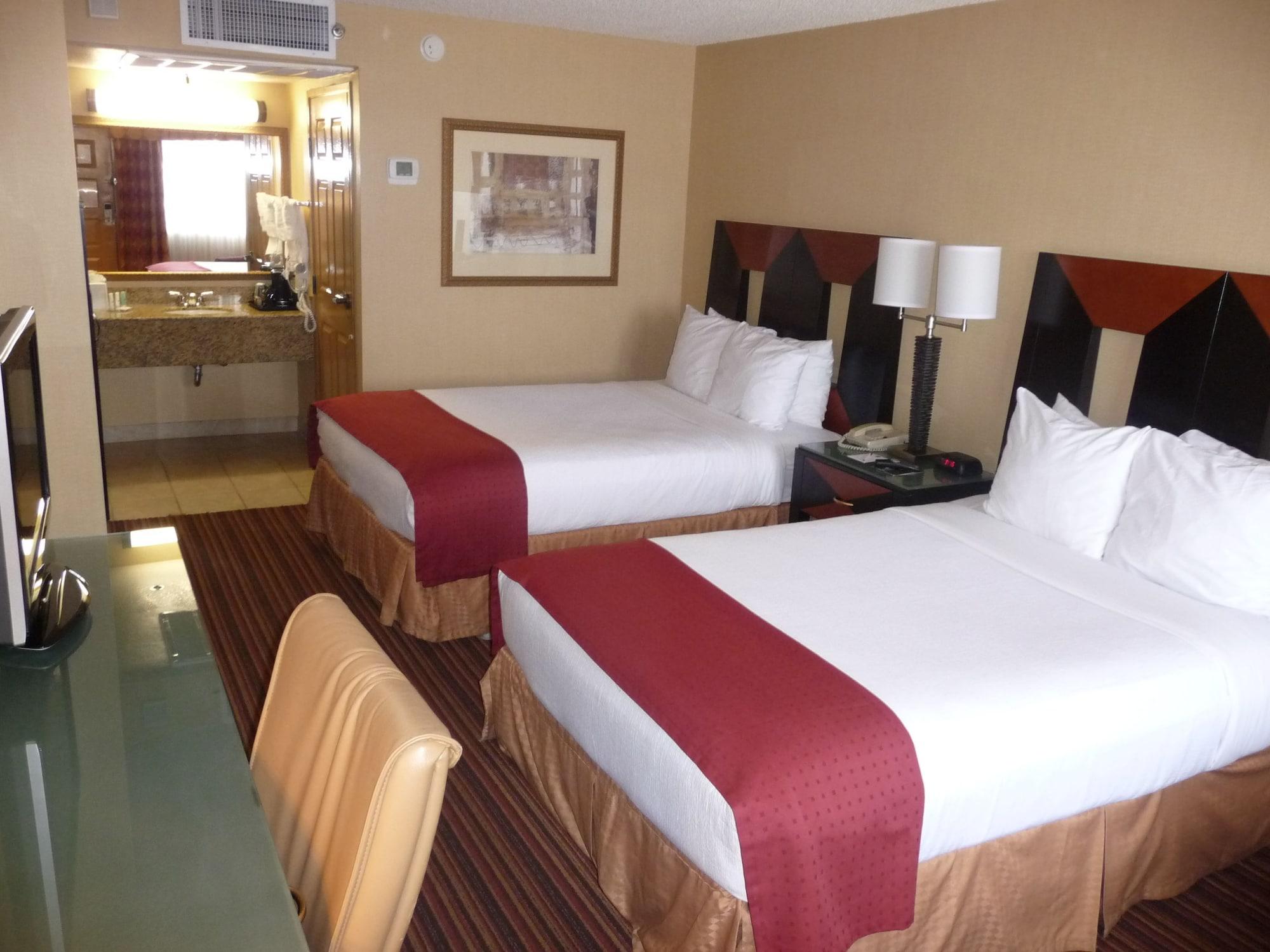 Ramada By Wyndham San Diego National City Extérieur photo