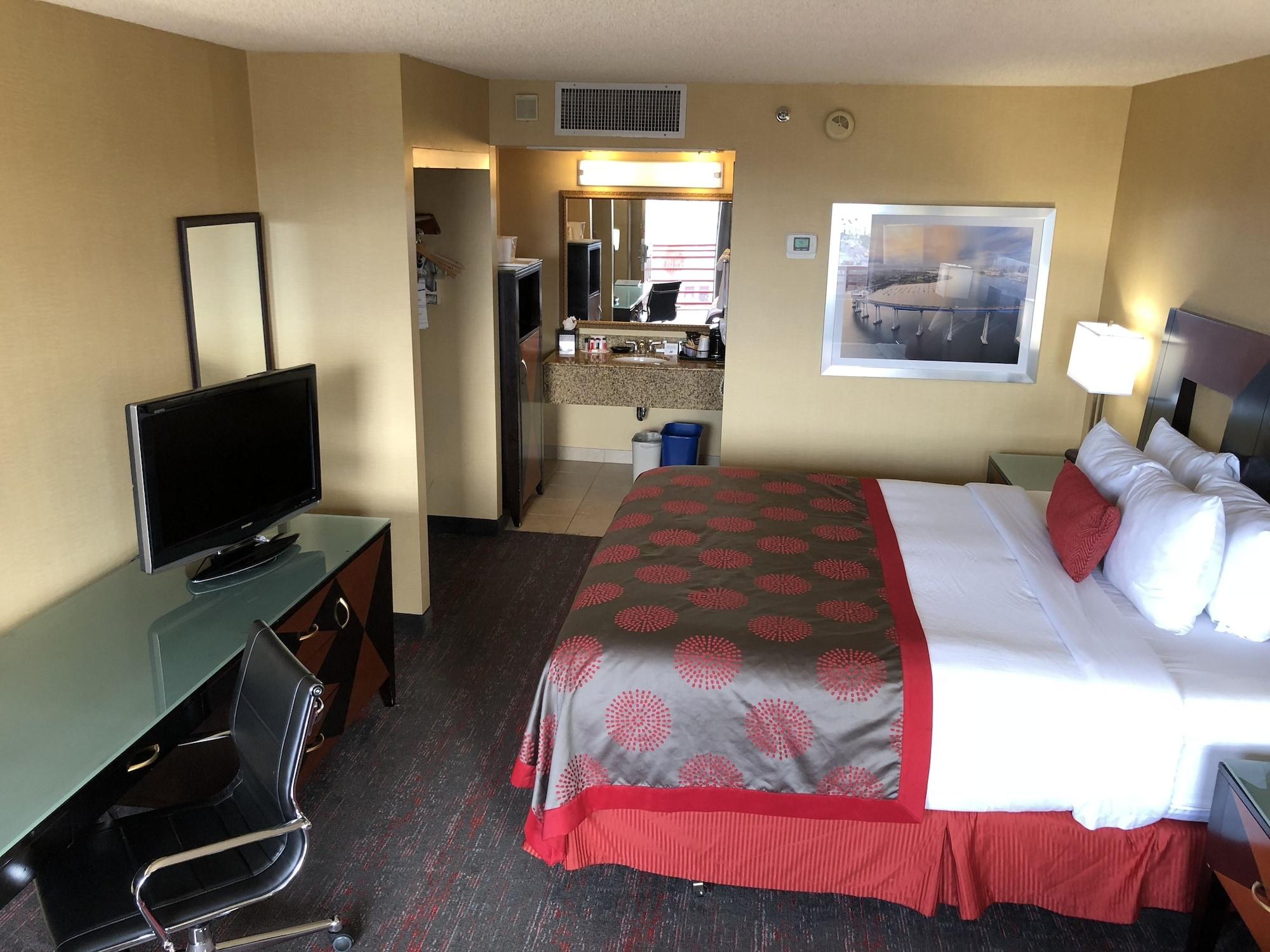 Ramada By Wyndham San Diego National City Extérieur photo
