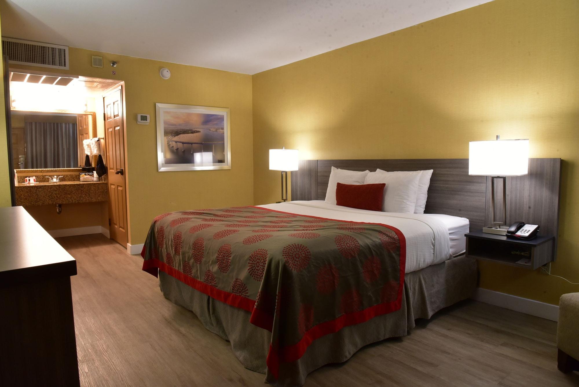 Ramada By Wyndham San Diego National City Extérieur photo