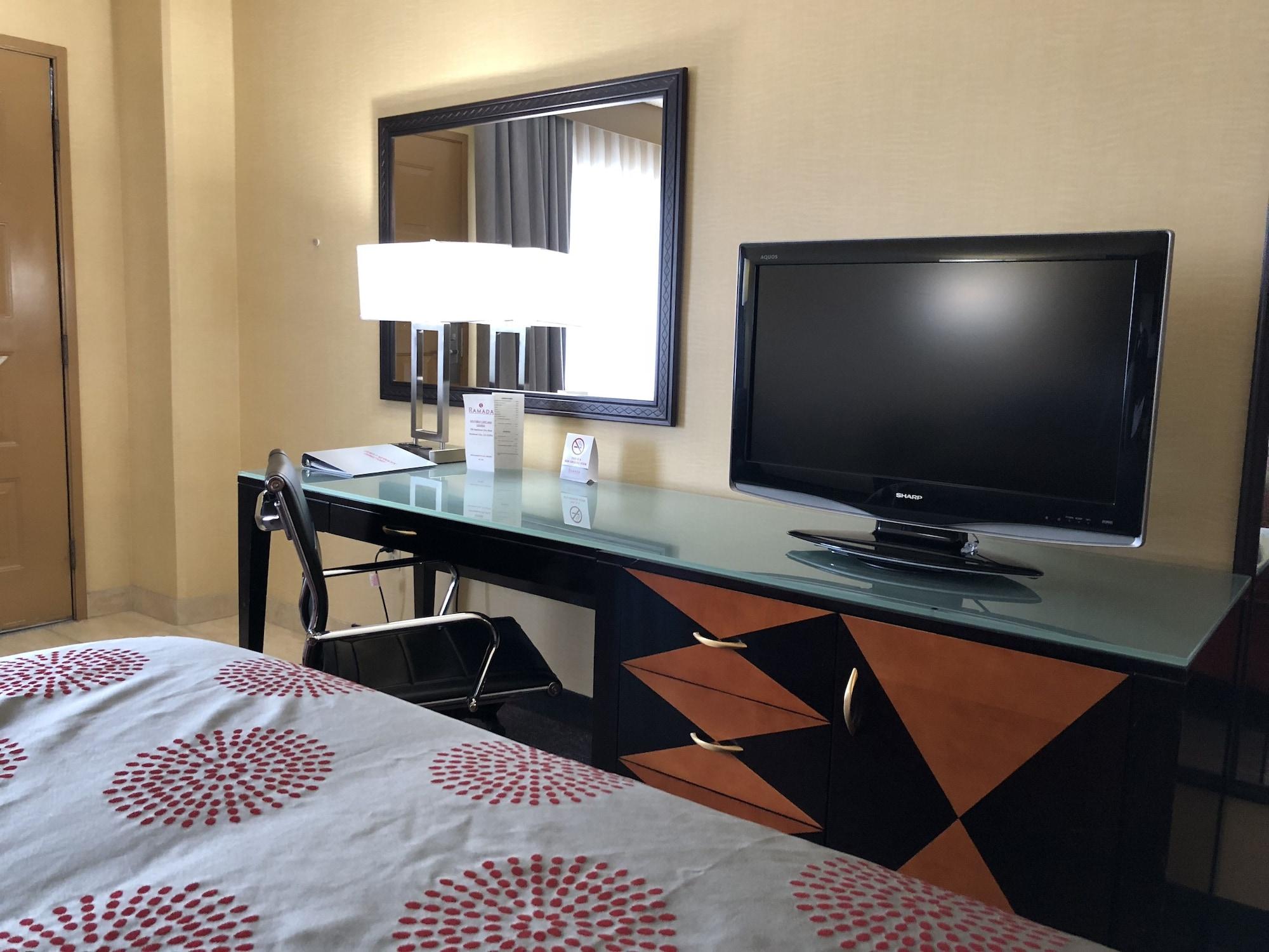 Ramada By Wyndham San Diego National City Extérieur photo