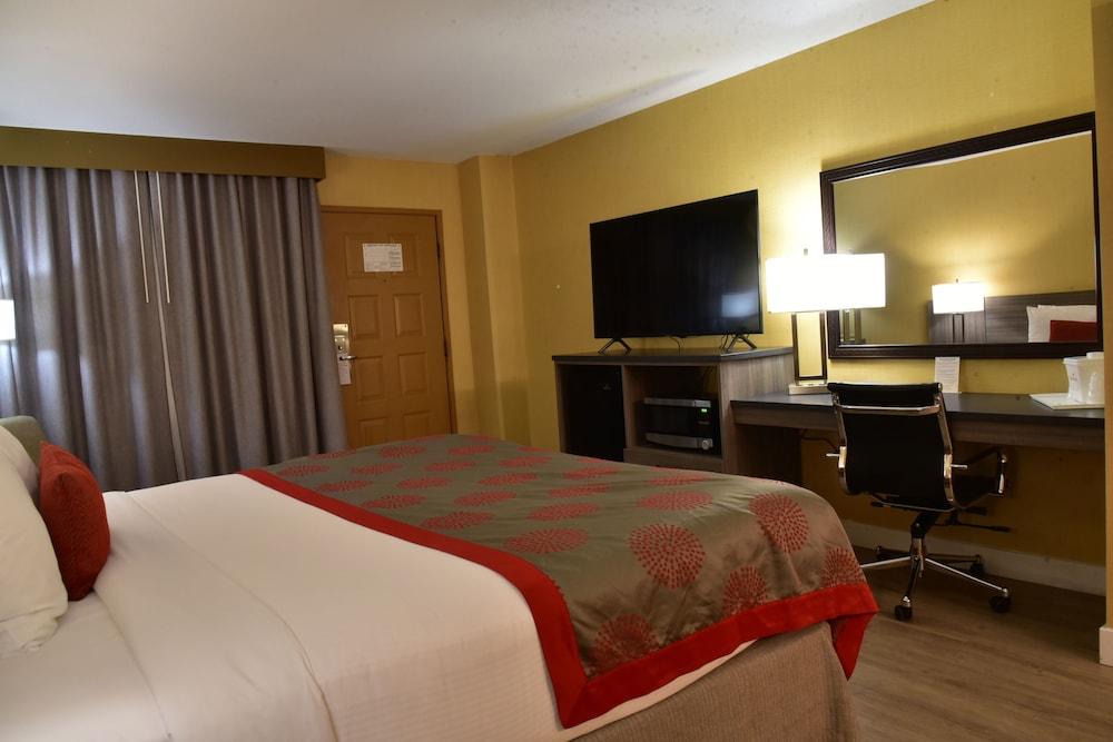 Ramada By Wyndham San Diego National City Extérieur photo