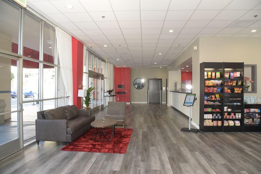 Ramada By Wyndham San Diego National City Extérieur photo