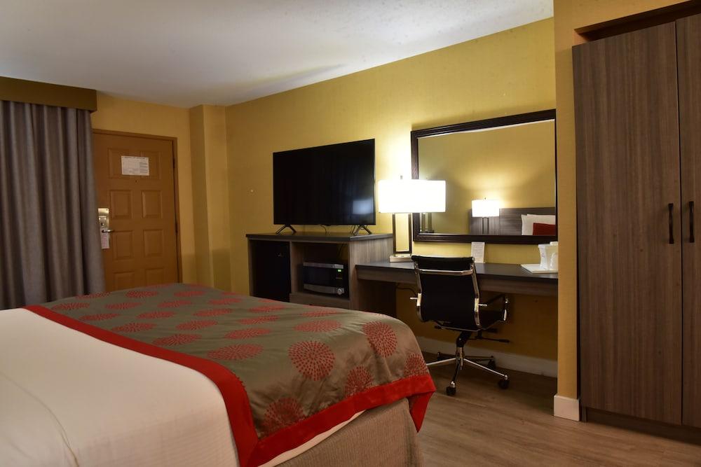Ramada By Wyndham San Diego National City Extérieur photo