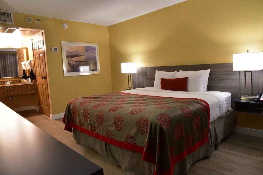 Ramada By Wyndham San Diego National City Extérieur photo