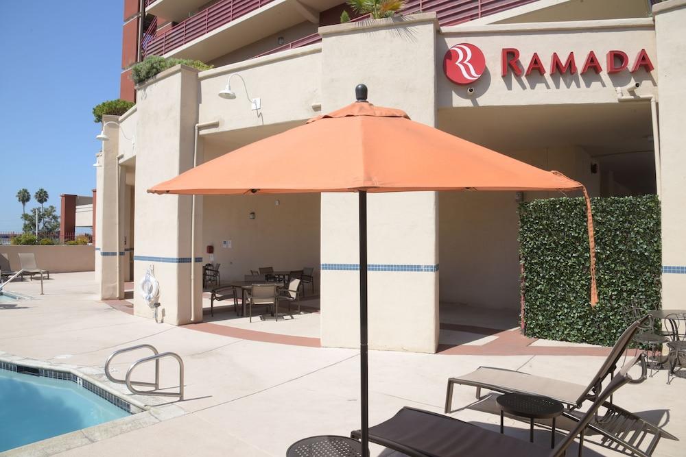 Ramada By Wyndham San Diego National City Extérieur photo