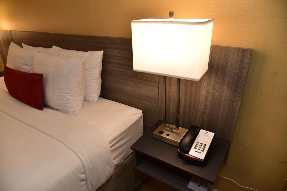 Ramada By Wyndham San Diego National City Extérieur photo