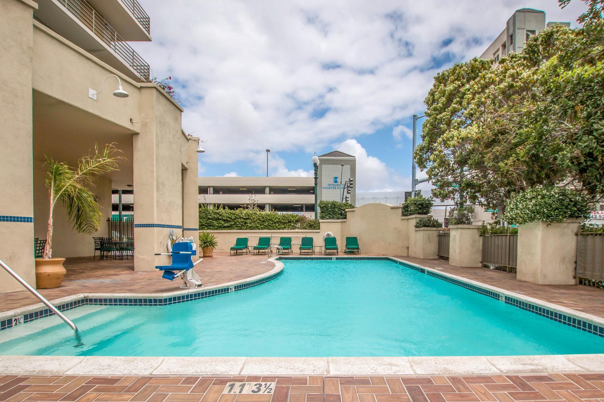 Ramada By Wyndham San Diego National City Extérieur photo