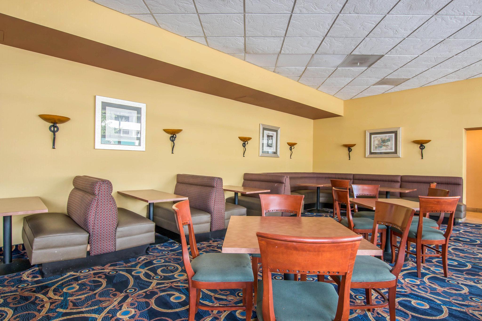 Ramada By Wyndham San Diego National City Extérieur photo