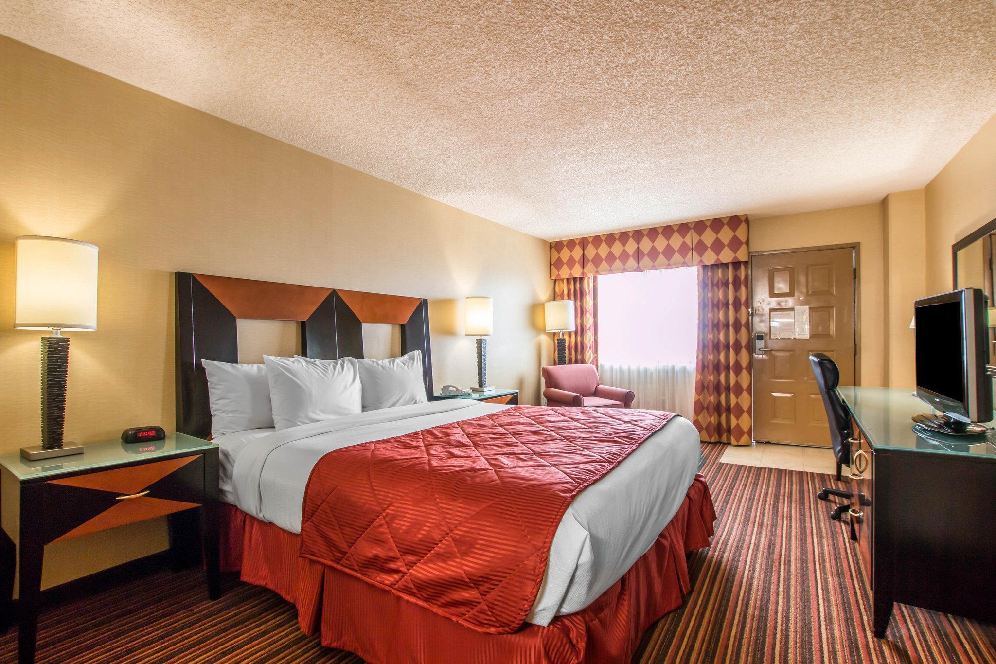 Ramada By Wyndham San Diego National City Extérieur photo