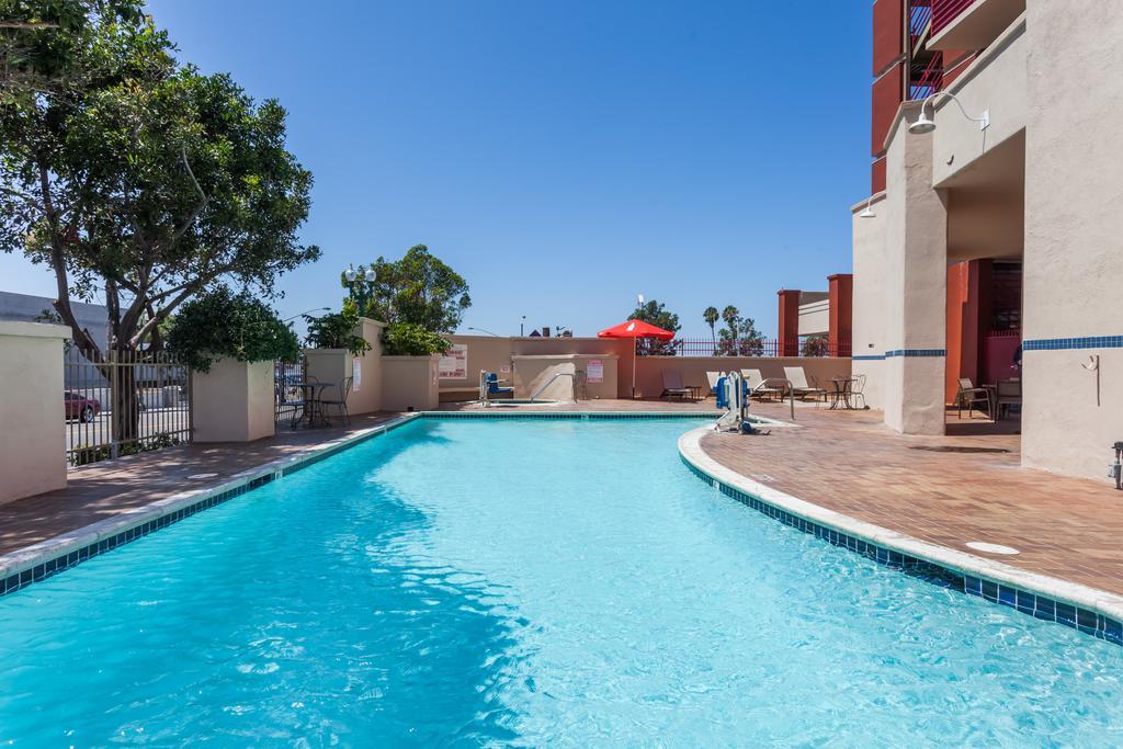 Ramada By Wyndham San Diego National City Extérieur photo
