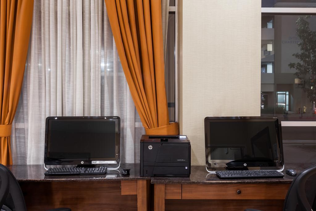 Ramada By Wyndham San Diego National City Extérieur photo