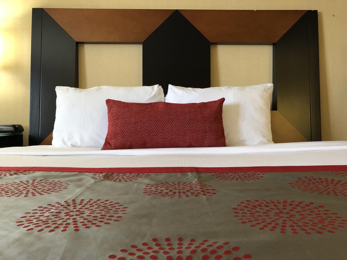 Ramada By Wyndham San Diego National City Extérieur photo